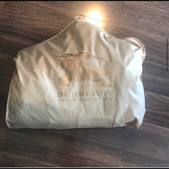 🔥sold 🔥Burberry velvet duck down puffer - small (as is) - Picture 17 of 17